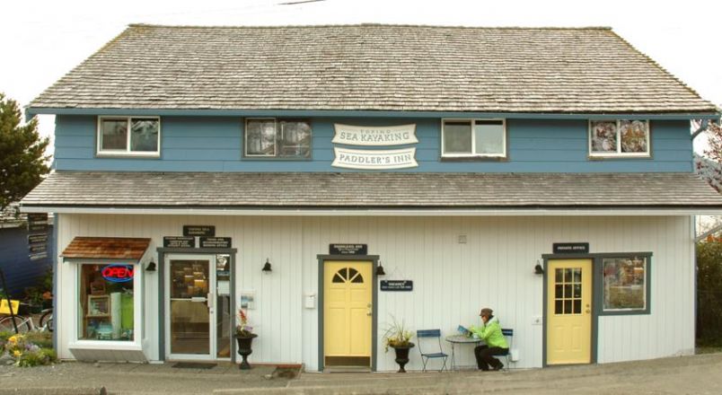 Tofino Paddlers Inn